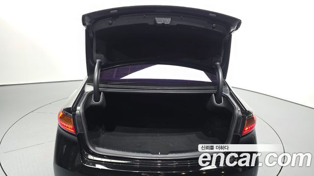 Kia K7 2016 — photo 20