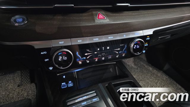 Genesis G80 2021 — photo 24