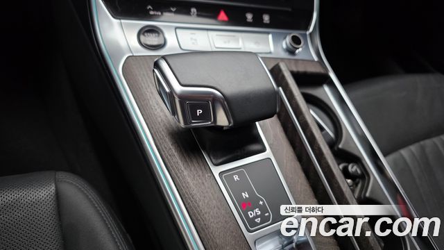 Audi A6 2021 — photo 12