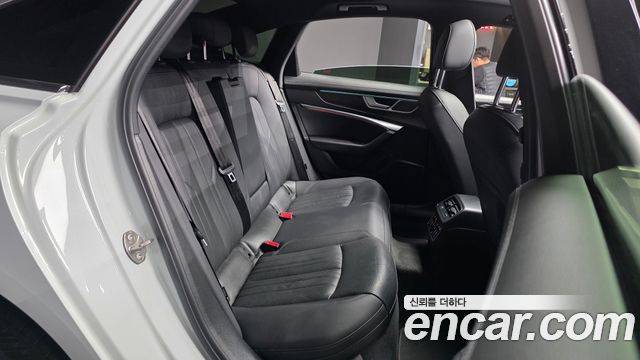 Audi A6 2021 — photo 18