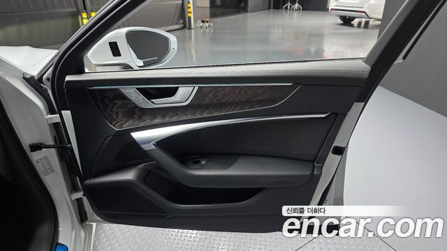 Audi A6 2021 — photo 15
