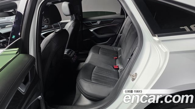 Audi A6 2021 — photo 16