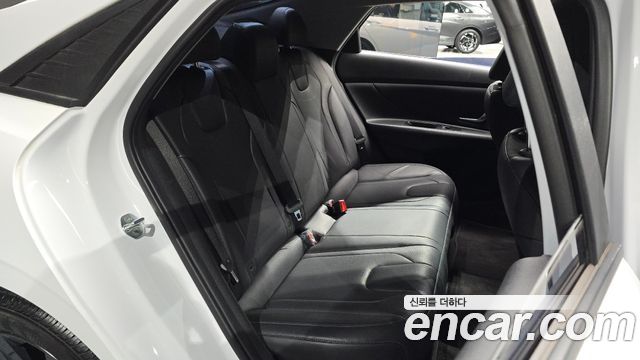 Hyundai AVANTE 2023 — photo 11