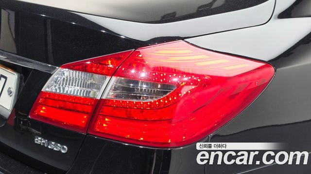 Hyundai Genesis 2013 — photo 9