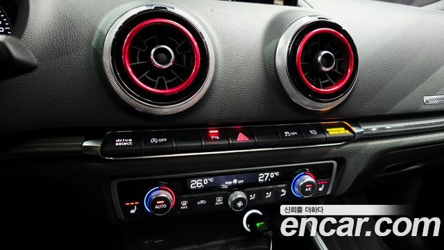 Audi A3 2018 — photo 23