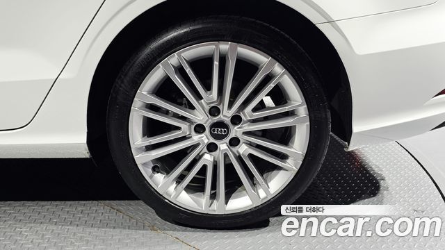 Audi A3 2018 — photo 7