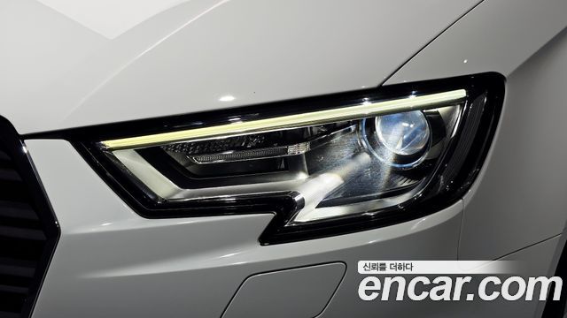 Audi A3 2018 — photo 8