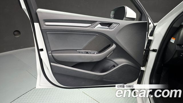 Audi A3 2018 — photo 14