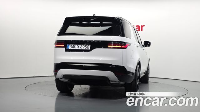 Land Rover Discovery 2025 — photo 4