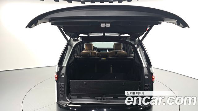 Land Rover Discovery 2025 — photo 20