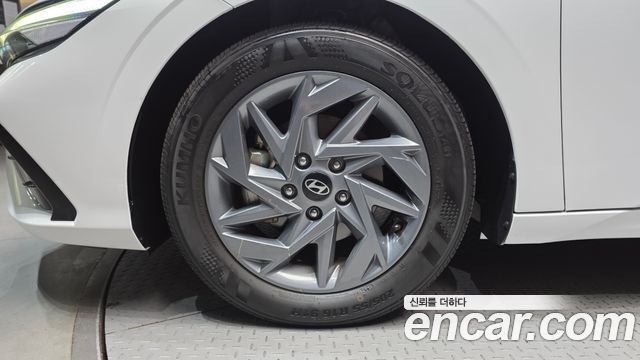 Hyundai AVANTE 2025 — photo 5
