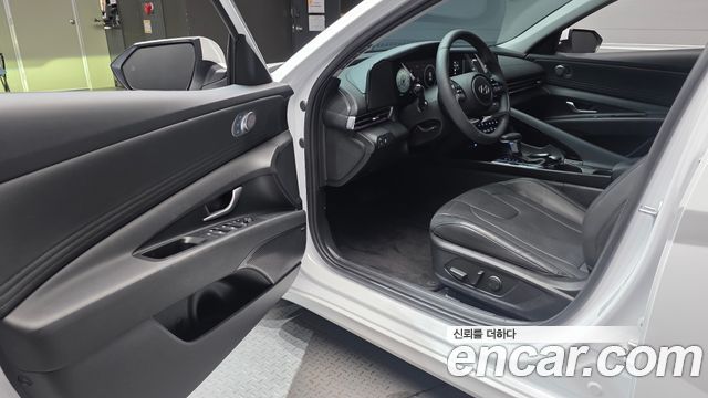 Hyundai AVANTE 2025 — photo 13