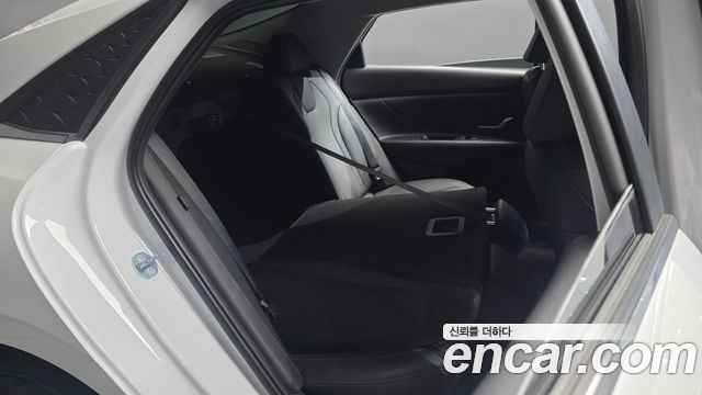 Hyundai AVANTE 2025 — photo 19
