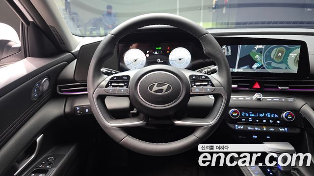 Hyundai AVANTE 2025 — photo 20