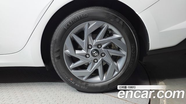 Hyundai AVANTE 2025 — photo 7