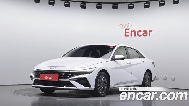 Hyundai AVANTE 2024 — photo 1