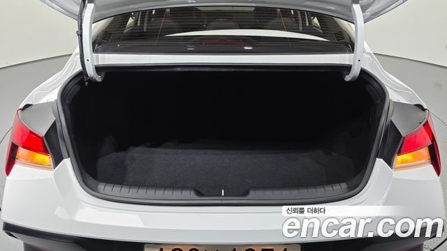 Hyundai AVANTE 2024 — photo 23