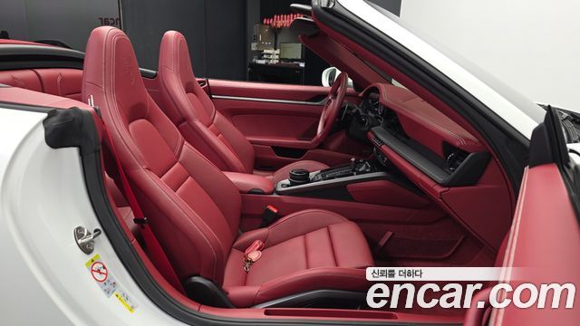 Porsche 911 2024 — photo 11