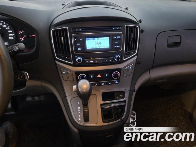 Hyundai Starex 2018 — photo 12