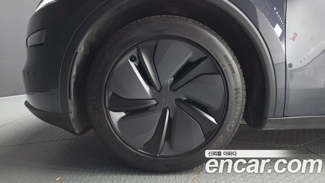 Tesla Model Y 2026 — photo 5