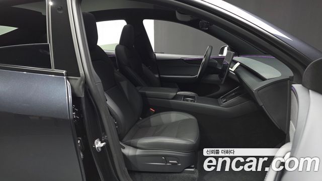 Tesla Model Y 2026 — photo 18