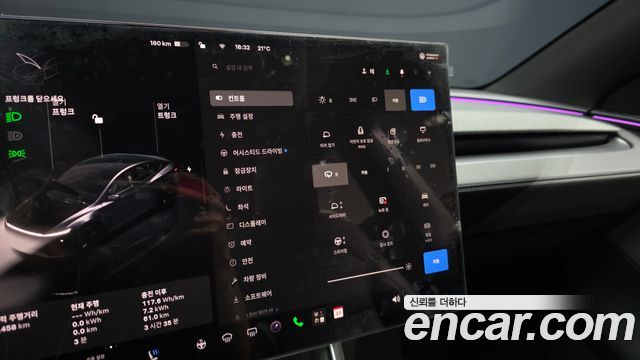 Tesla Model Y 2026 — photo 23