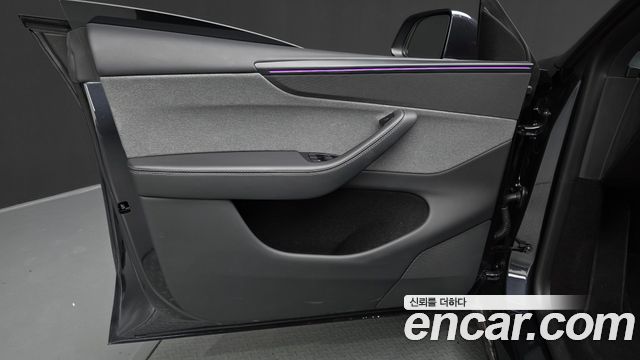 Tesla Model Y 2026 — photo 14