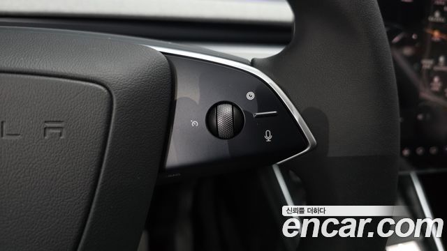 Tesla Model Y 2026 — photo 32