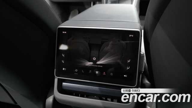 Tesla Model Y 2026 — photo 35
