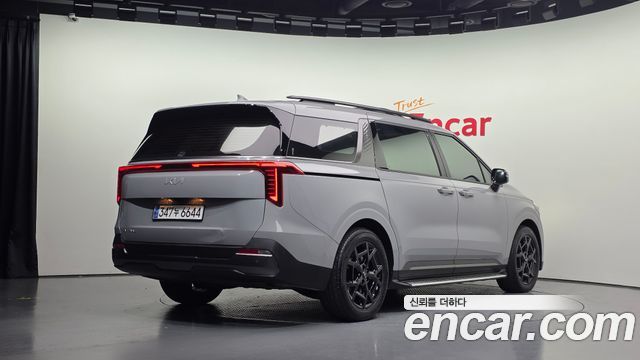 Kia Canival 2024 — photo 2