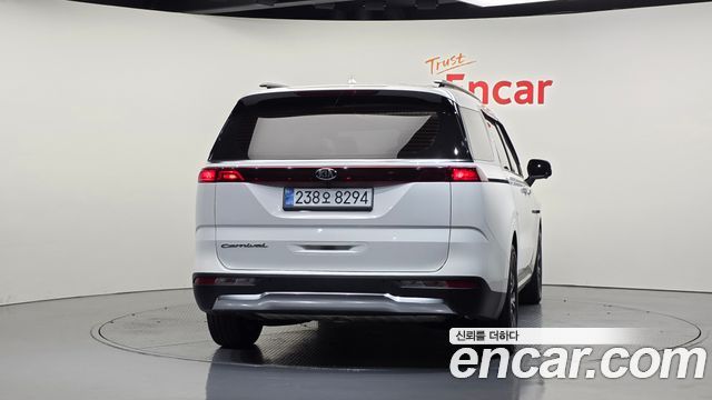 Kia Canival 2021 — photo 4