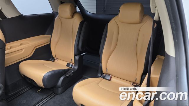 Kia Canival 2021 — photo 11