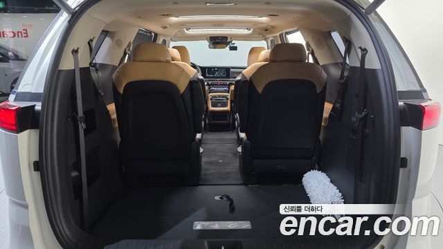 Kia Canival 2021 — photo 18