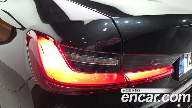 BMW 3-Series 2024 — photo 9