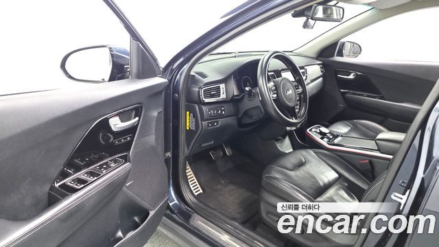 Kia Niro 2019 — photo 11