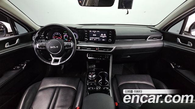 Kia K5 2023 — photo 10