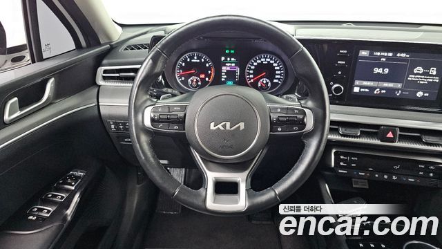 Kia K5 2023 — photo 19