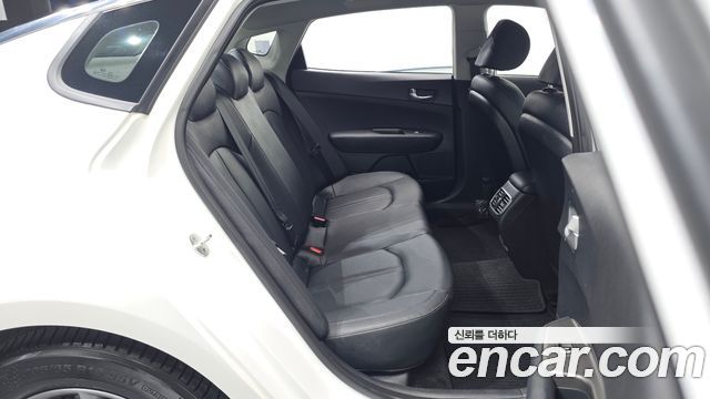 Kia K5 2020 — photo 11