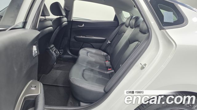 Kia K5 2020 — photo 18