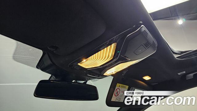 BMW 7-Series 2020 — photo 21