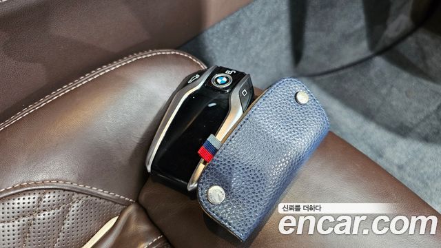 BMW 7-Series 2020 — photo 22