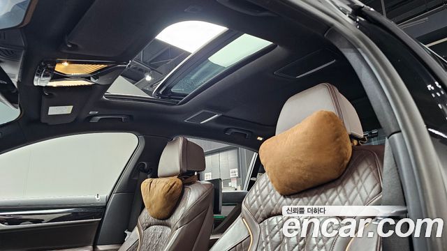 BMW 7-Series 2020 — photo 23
