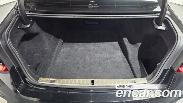 BMW 7-Series 2020 — photo 26