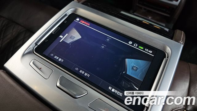BMW 7-Series 2020 — photo 34