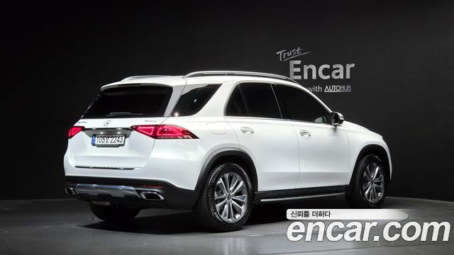 Mercedes-Benz GLE-Class 2022 — photo 2