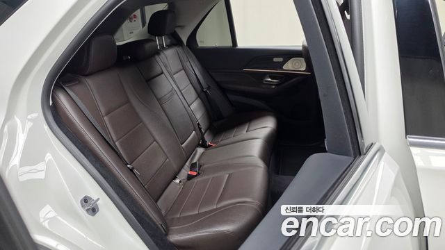 Mercedes-Benz GLE-Class 2022 — photo 18