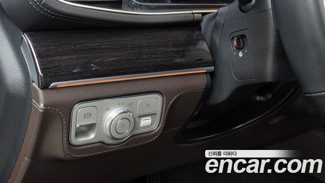 Mercedes-Benz GLE-Class 2022 — photo 24