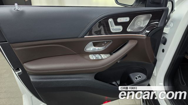 Mercedes-Benz GLE-Class 2022 — photo 14