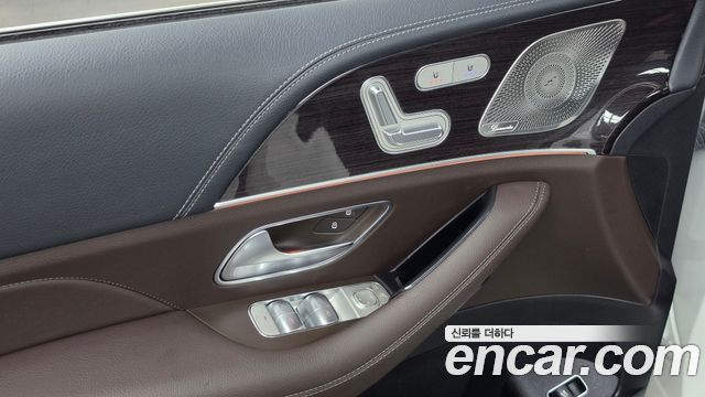 Mercedes-Benz GLE-Class 2022 — photo 28