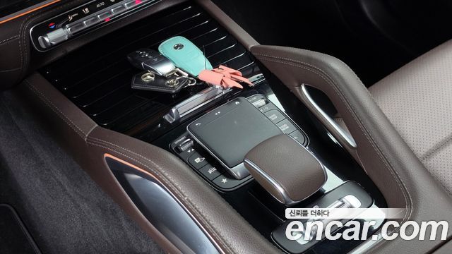 Mercedes-Benz GLE-Class 2022 — photo 32